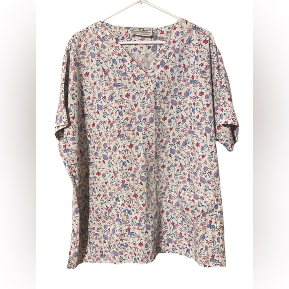 TL Uniforms Floral Scrubs Top Women’s 2X Pockets Medical Dental Vet Comfort